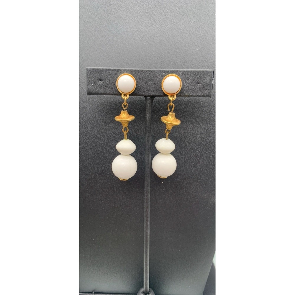 Vintage Mid Century Modern MCM Gold Tone & White Bead Dangle Clip On Earrings